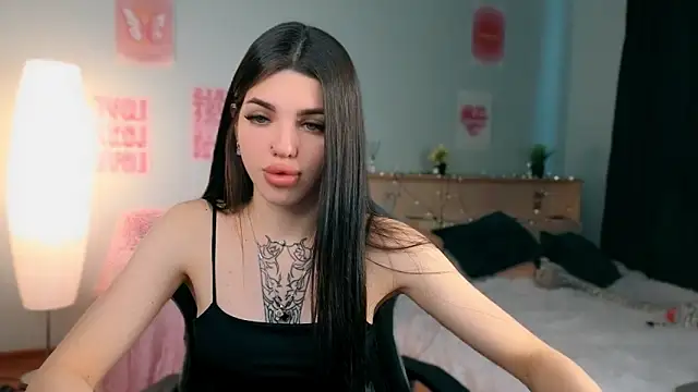 Snapshot of molly_rettyy chatting on June 8, 4:02 am molly rettyy online show from June 8, 4:02 am