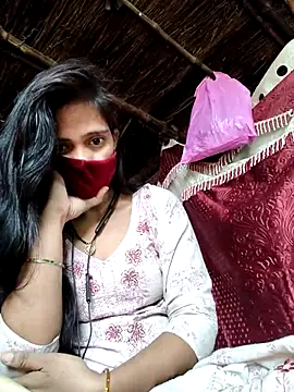 Snapshot of Pihu- chatting on May 4, 2:18 am Pihu- online show from May 4, 2:18 am