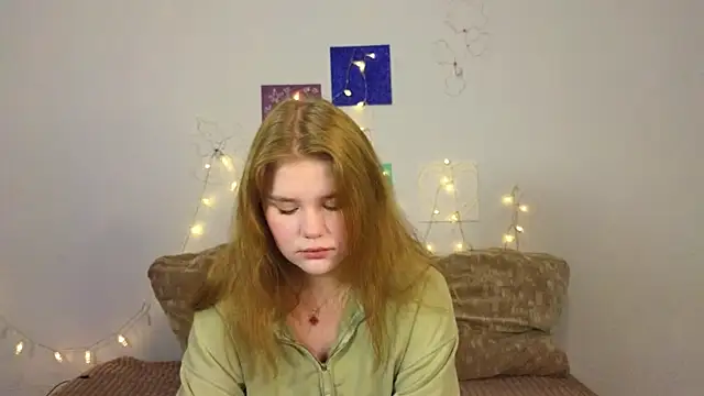 Snapshot of BeautifulPleasureFairy chatting on April 12, 9:47 am BeautifulPleasureFairy online show from April 12, 9:47 am