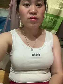 Snapshot of Sunny-smile1 chatting on April 3, 1:31 pm Sunny-smile1 online show from April 3, 1:31 pm