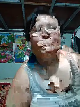 Snapshot of Monglan-c chatting on June 3, 9:01 am Monglan-c online show from June 3, 9:01 am
