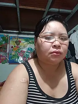 Snapshot of Monglan-c chatting on June 18, 1:17 am Monglan-c online show from June 18, 1:17 am