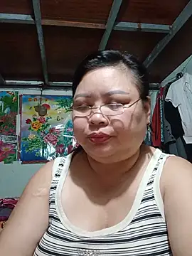 Snapshot of Monglan-c chatting on June 19, 12:48 am Monglan-c online show from June 19, 12:48 am