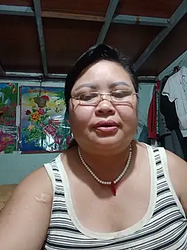 Snapshot of Monglan-c chatting on June 19, 2:10 pm Monglan-c online show from June 19, 2:10 pm