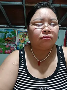 Snapshot of Monglan-c chatting on July 2, 3:23 am Monglan-c online show from July 2, 3:23 am
