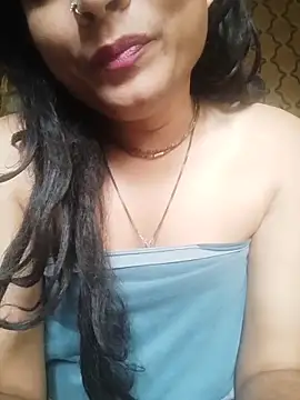 Snapshot of SweetTsAngel chatting on May 7, 3:01 am SweetTsAngel online show from May 7, 3:01 am