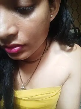 Snapshot of SweetTsAngel chatting on May 21, 8:32 am SweetTsAngel online show from May 21, 8:32 am
