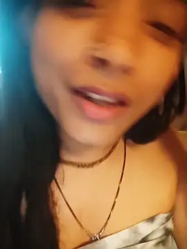 Snapshot of SweetTsAngel chatting on May 22, 10:32 am SweetTsAngel online show from May 22, 10:32 am