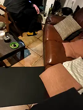 Snapshot of MassiveMask chatting on April 3, 5:11 pm MassiveMask online show from April 3, 5:11 pm