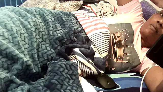 Snapshot of Dutches101 chatting on June 5, 6:52 am Dutches101 online show from June 5, 6:52 am