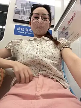 Snapshot of meimeibuguai chatting on June 11, 12:03 pm meimeibuguai online show from June 11, 12:03 pm