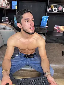 axel tone online show from March 31, 9:48 pm