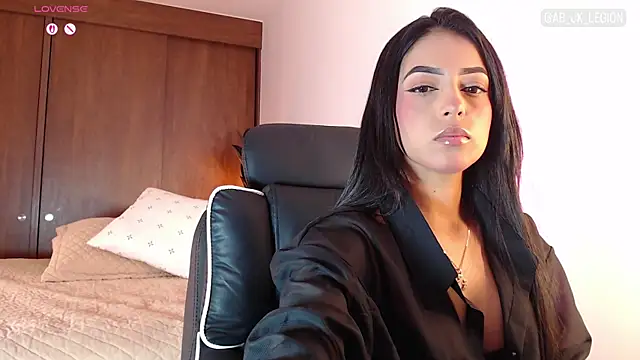 Snapshot of _SaraRoss chatting on April 29, 4:44 pm SaraRoss online show from April 29, 4:44 pm