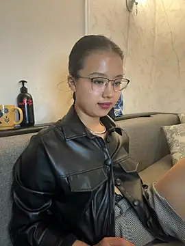 Snapshot of Z_Milll chatting on April 1, 4:48 pm Z Milll online show from April 1, 4:48 pm