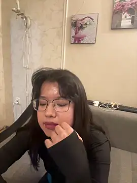 Snapshot of Z_Milll chatting on April 18, 7:07 pm Z Milll online show from April 18, 7:07 pm