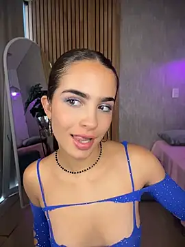 Snapshot of EmmaVonn chatting on April 16, 9:39 pm EmmaVonn online show from April 16, 9:39 pm