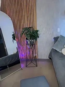 Snapshot of EmmaVonn chatting on May 3, 7:42 pm EmmaVonn online show from May 3, 7:42 pm