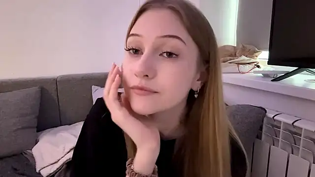 KatrineDrea online show from April 18, 3:38 pm