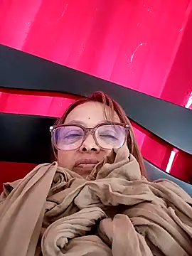 Snapshot of QUEEN_TABOO chatting on April 2, 5:32 pm QUEEN TABOO online show from April 2, 5:32 pm