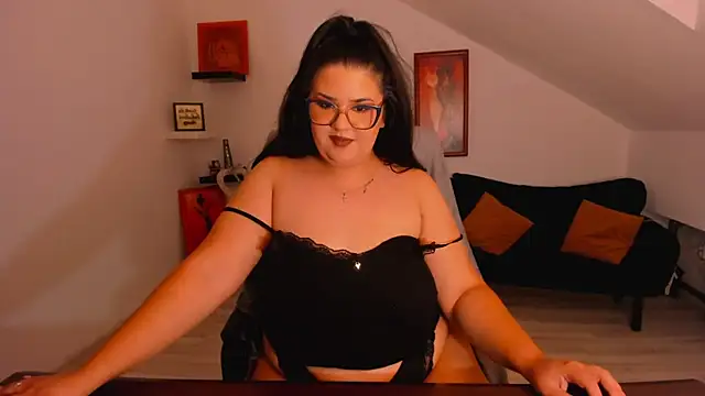 Snapshot of MariyaWill chatting on April 29, 8:37 pm MariyaWill online show from April 29, 8:37 pm
