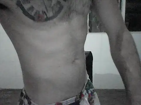 Snapshot of NoxxVx chatting on April 7, 1:06 am NoxxVx online show from April 7, 1:06 am