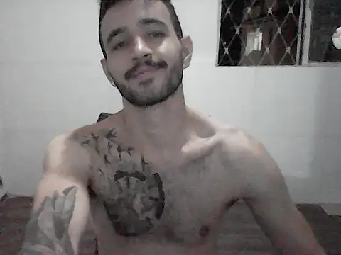 Snapshot of NoxxVx chatting on April 12, 12:04 am NoxxVx online show from April 12, 12:04 am