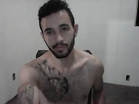 Snapshot of NoxxVx chatting on April 30, 1:12 am NoxxVx online show from April 30, 1:12 am