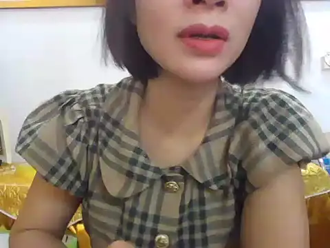 Lyna 2k online show from April 9, 2:55 am