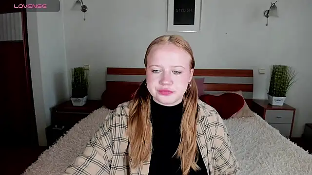 KittyCutest online show from March 31, 7:20 am