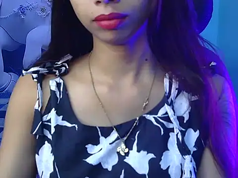 Snapshot of soniya-verma chatting on April 15, 4:41 am soniya-verma online show from April 15, 4:41 am