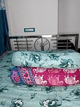 Snapshot of CamGirl_Neha chatting on May 6, 6:35 pm CamGirl Neha online show from May 6, 6:35 pm