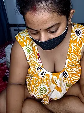 Snapshot of CamGirl_Neha chatting on May 25, 8:31 am CamGirl Neha online show from May 25, 8:31 am