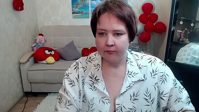 Snapshot of QUEEN02030 chatting on April 13, 9:37 am QUEEN02030 online show from April 13, 9:37 am