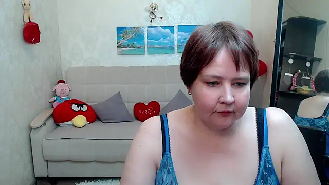 Snapshot of QUEEN02030 chatting on April 15, 9:49 am QUEEN02030 online show from April 15, 9:49 am