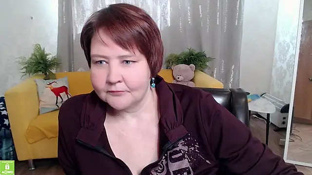Snapshot of QUEEN02030 chatting on May 4, 7:15 am QUEEN02030 online show from May 4, 7:15 am