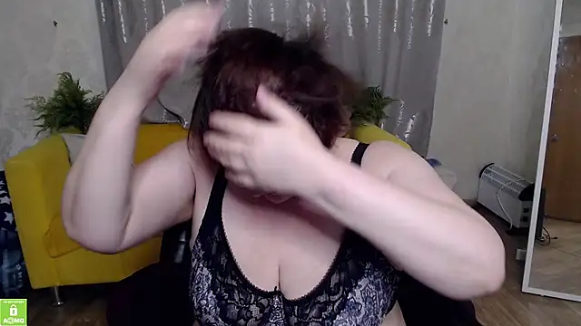 Snapshot of QUEEN02030 chatting on May 6, 1:16 pm QUEEN02030 online show from May 6, 1:16 pm