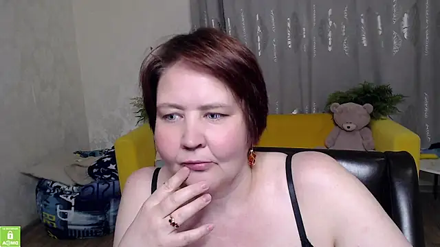 Snapshot of QUEEN02030 chatting on May 8, 3:06 pm QUEEN02030 online show from May 8, 3:06 pm