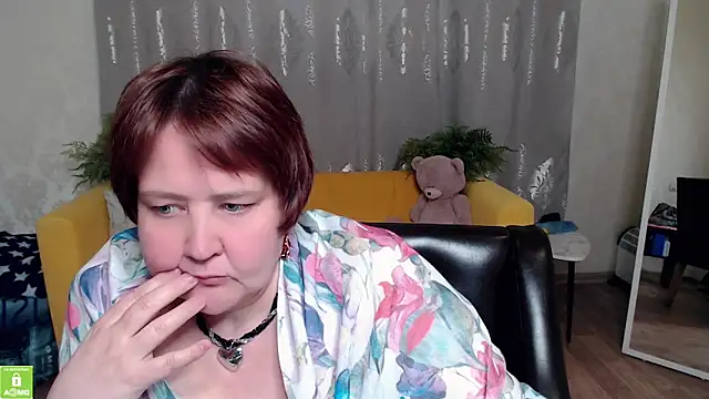 Snapshot of QUEEN02030 chatting on May 10, 10:42 am QUEEN02030 online show from May 10, 10:42 am