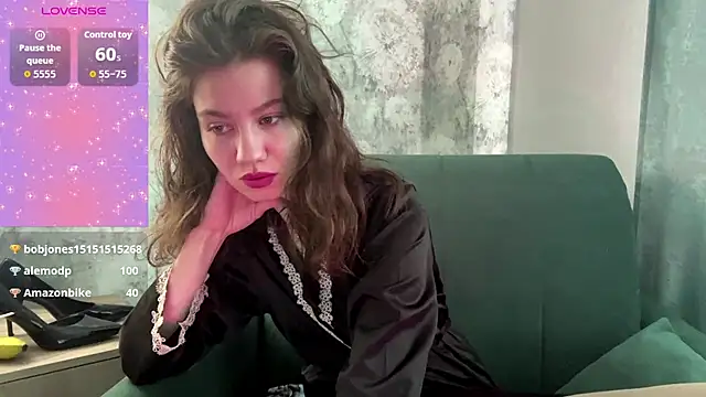 Snapshot of SelenaKiss_ chatting on April 18, 3:10 am SelenaKiss online show from April 18, 3:10 am