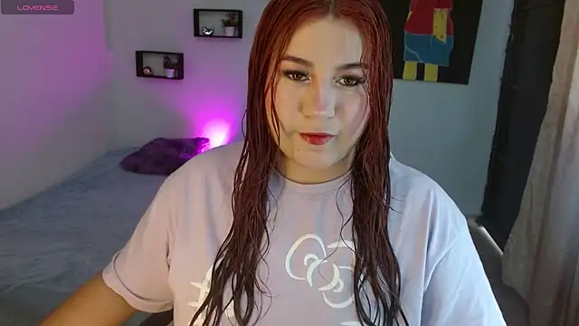 Snapshot of _Lucianaa_1 chatting on April 20, 2:09 pm Lucianaa 1 online show from April 20, 2:09 pm