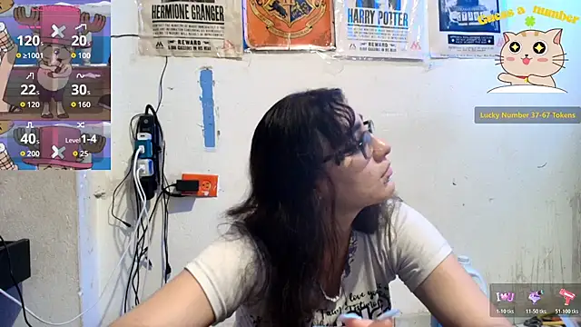 Snapshot of Ellaa_honey chatting on May 17, 11:56 pm Ellaa honey online show from May 17, 11:56 pm