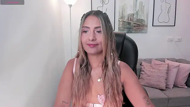 Snapshot of Asura_love chatting on May 2, 1:49 pm Asura love online show from May 2, 1:49 pm