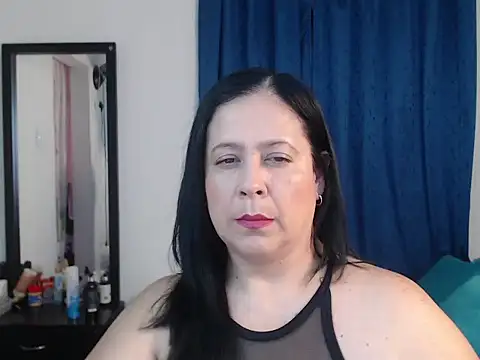 Snapshot of carlareyesk977 chatting on April 23, 3:25 pm carlareyesk977 online show from April 23, 3:25 pm