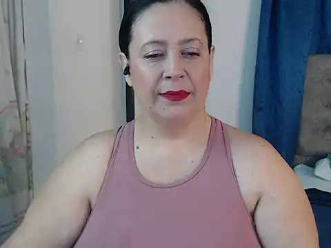 Snapshot of carlareyesk977 chatting on May 3, 11:49 am carlareyesk977 online show from May 3, 11:49 am