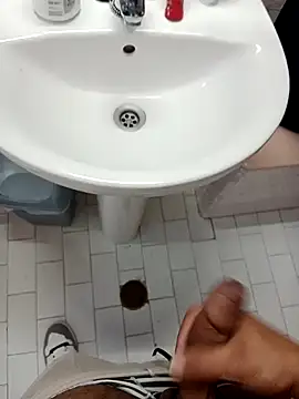 Snapshot of maicolvalejo4444 chatting on April 3, 6:28 pm maicolvalejo4444 online show from April 3, 6:28 pm