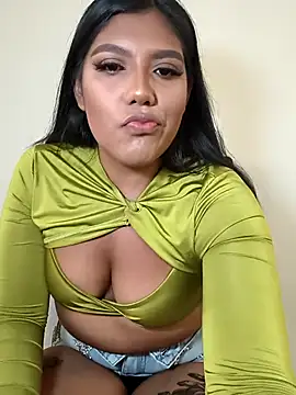 Snapshot of aleenavarro chatting on April 23, 8:33 pm aleenavarro online show from April 23, 8:33 pm