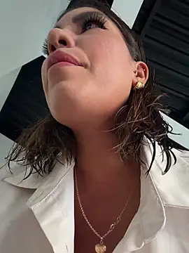 Snapshot of CocoaParadise_ chatting on April 13, 10:59 pm CocoaParadise online show from April 13, 10:59 pm