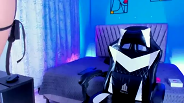 Snapshot of KathalinaRivas chatting on May 24, 7:41 pm KathalinaRivas online show from May 24, 7:41 pm