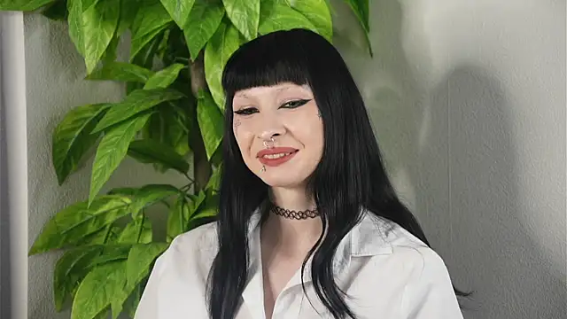 BreannaBetesh online show from April 3, 5:05 am