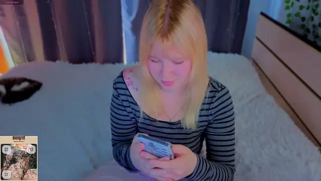 Snapshot of unburnedgirl chatting on May 10, 7:24 am unburnedgirl online show from May 10, 7:24 am